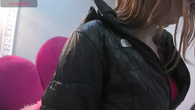 Bonniie 22 online show from April 20, 2026, 12:41 pm