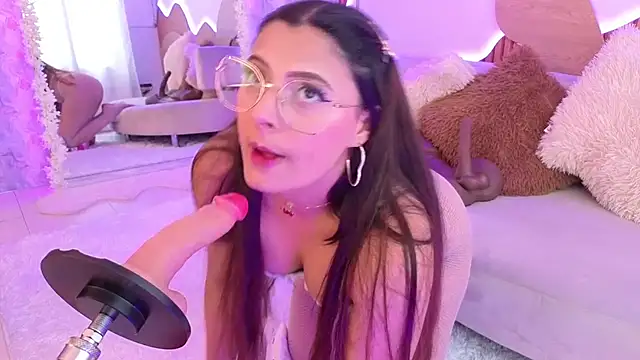 Snapshot of madisonjones- chatting on November 28, 2025, 7:16 pm madisonjones- online show from November 28, 2025, 7:16 pm