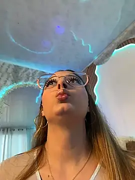 madisonjones- online show from December 21, 2025, 7:10 pm