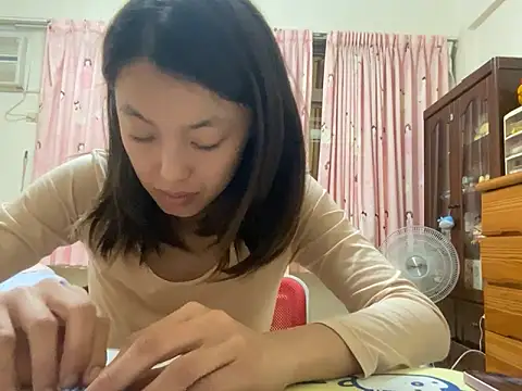 ladypaggy online show from March 18, 2025, 3:21 pm