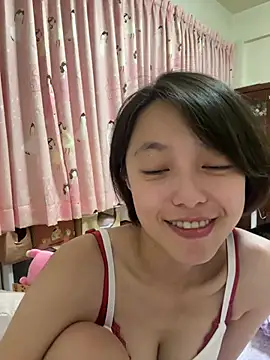 Snapshot of ladypaggy chatting on May 5, 2026, 3:42 pm ladypaggy online show from May 5, 2026, 3:42 pm