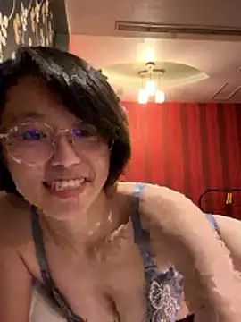 Snapshot of ladypaggy chatting on May 10, 2026, 6:51 am ladypaggy online show from May 10, 2026, 6:51 am