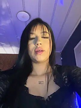 i sabella 25 online show from April 24, 2026, 2:47 am