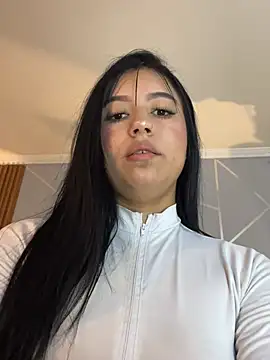 i sabella 25 online show from April 29, 2026, 5:44 am