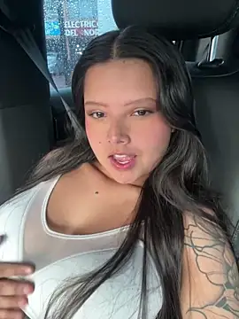 maya-winslow8 online show from April 28, 2026, 6:46 pm