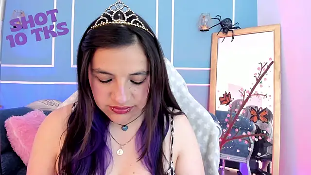 Snapshot of TaraTaylorr chatting on May 6, 2026, 3:35 am TaraTaylorr online show from May 6, 2026, 3:35 am