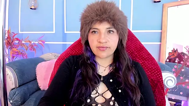 Snapshot of TaraTaylorr chatting on May 22, 2026, 3:35 am TaraTaylorr online show from May 22, 2026, 3:35 am