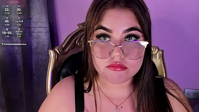 MadissonLee   online show from November 12, 2025, 7:24 pm