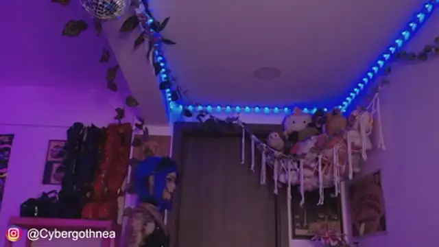 Snapshot of _mollycrystal chatting on March 24, 2026, 7:02 am mollycrystal online show from March 24, 2026, 7:02 am