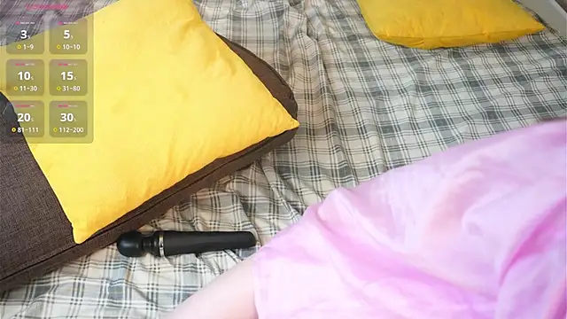 AmityDilley online show from April 16, 2026, 9:39 pm