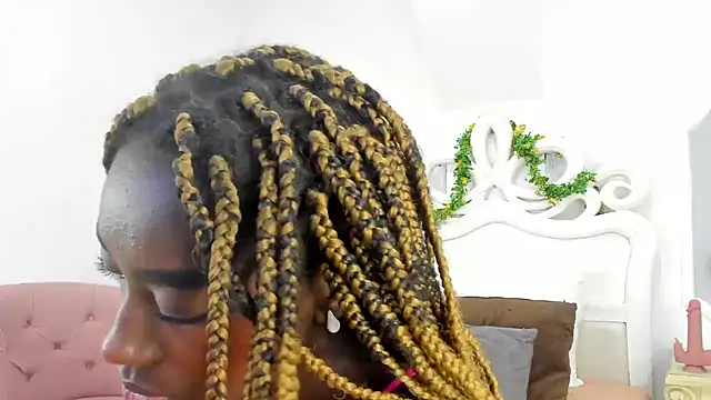 SamantaMarquez online show from March 18, 2025, 7:31 pm