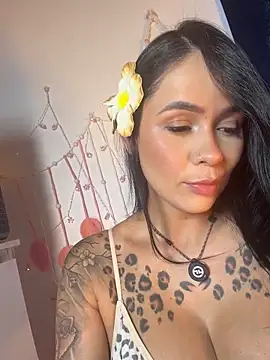 HotAlana  online show from April 22, 2026, 4:41 pm