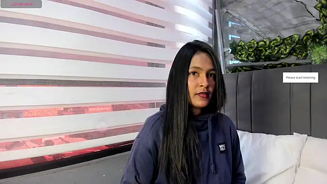 Fernanda liie  online show from September 23, 2025, 12:41 pm