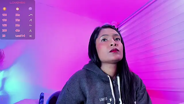 Fernanda liie  online show from April 18, 2026, 12:20 pm