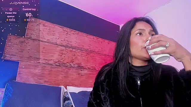 Fernanda liie  online show from June 6, 2026, 1:05 pm