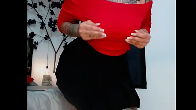 Sara Valkyri online show from March 12, 2025, 9:24 pm