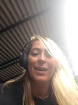 Sara Valkyri online show from March 13, 2025, 6:56 pm