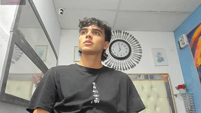 heiker  online show from March 4, 2025, 1:12 am