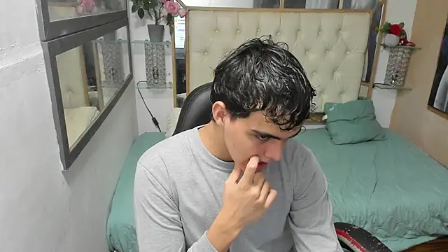 heiker  online show from September 27, 2025, 2:38 am