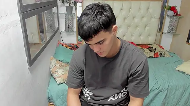 heiker  online show from November 9, 2025, 1:37 am