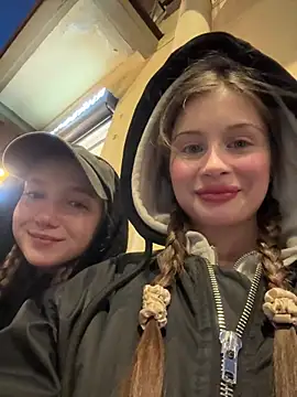 melicious  online show from March 5, 2025, 4:13 pm