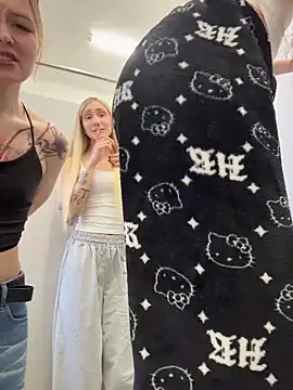 melicious  online show from April 3, 2026, 6:33 am