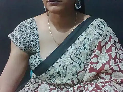 Snapshot of sugandha_bhabhi chatting on June 8, 2026, 4:29 pm sugandha bhabhi online show from June 8, 2026, 4:29 pm