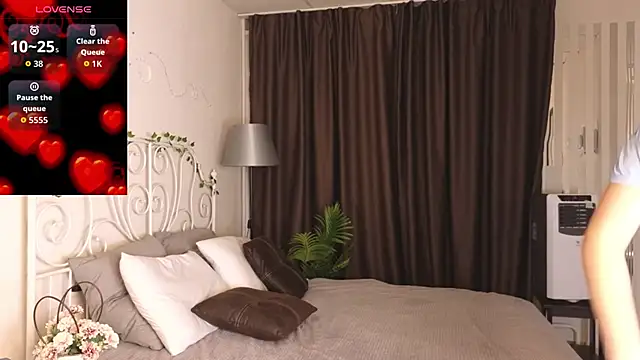 meow mellie online show from September 23, 2025, 3:42 am