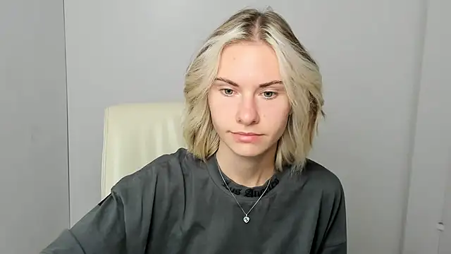 Fiona Night online show from September 15, 2025, 5:29 am