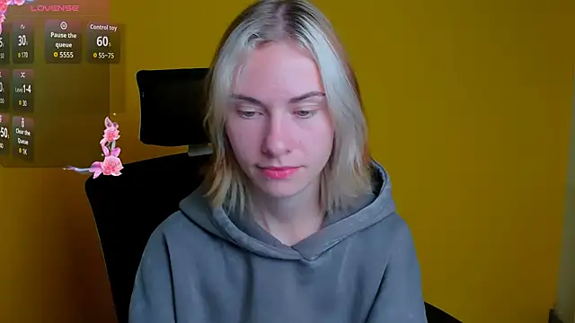 Fiona Night online show from October 8, 2025, 5:54 pm