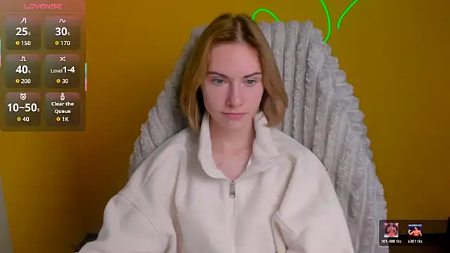 Fiona Night online show from December 17, 2025, 12:11 pm