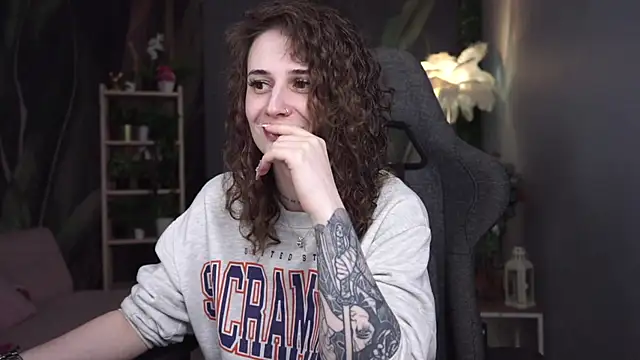 OliviaMcClean online show from April 30, 2026, 11:20 pm