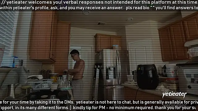 Snapshot of yetieater chatting on June 3, 2026, 4:34 pm yetieater online show from June 3, 2026, 4:34 pm