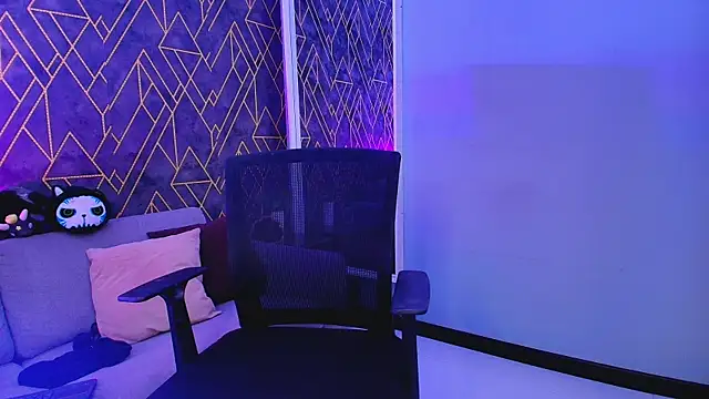 Tahara Romanov online show from September 18, 2025, 3:47 pm