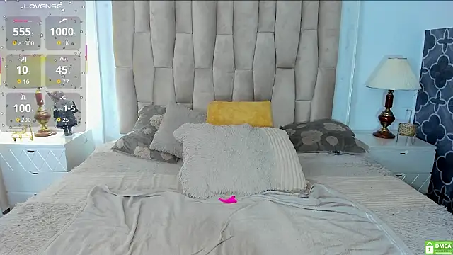 naughty fox girl online show from February 26, 2026, 11:26 pm