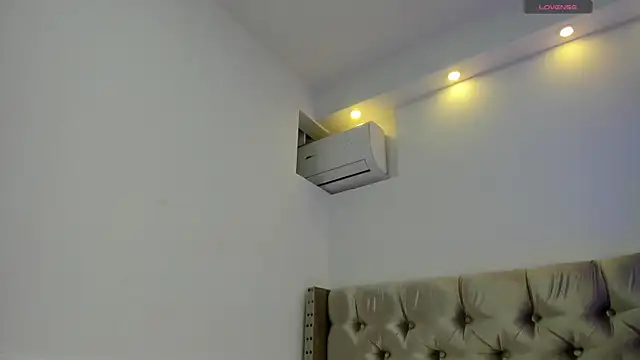 Snapshot of ArianaaGrace chatting on July 18, 2026, 12:20 pm ArianaaGrace online show from July 18, 2026, 12:20 pm