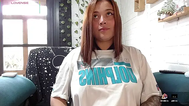 LiraSonnett online show from March 17, 2025, 9:13 pm