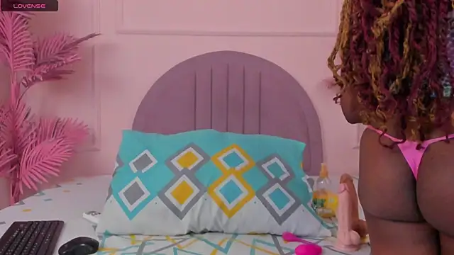 Hanaahquinn online show from March 16, 2025, 12:11 pm