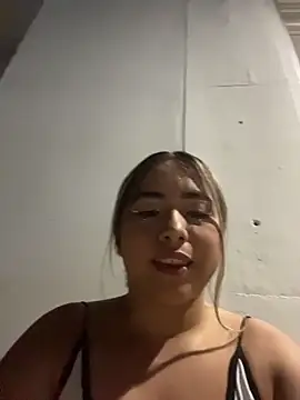 lunaxxx 69 online show from October 26, 2025, 1:11 am