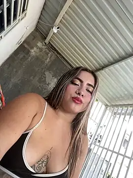 lunaxxx 69 online show from March 18, 2026, 9:07 pm