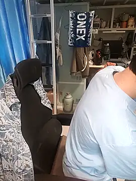 kiwibridy2 online show from September 27, 2025, 3:22 am