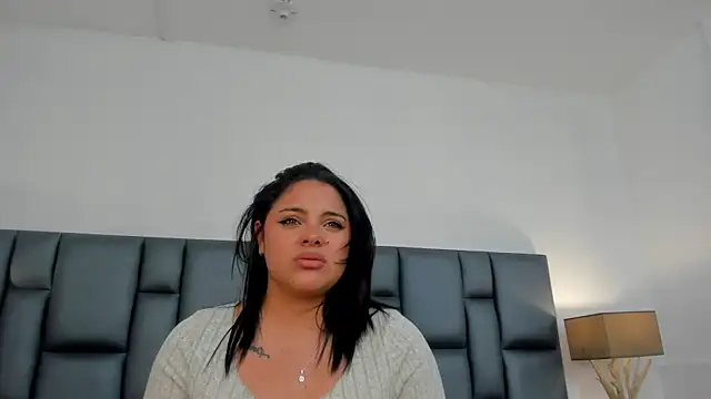 LunaSotto online show from March 13, 2025, 5:50 pm