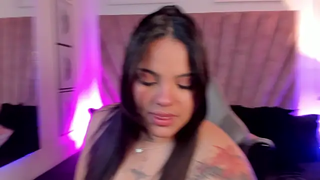 LunaSotto online show from October 8, 2025, 7:55 pm