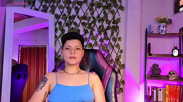 demimoore222 online show from March 4, 2025, 7:32 pm