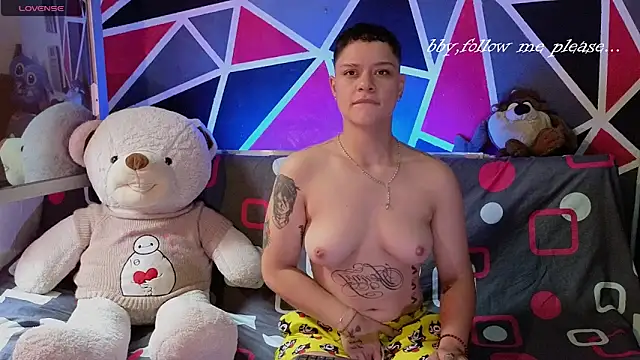 demimoore222 online show from November 20, 2025, 5:12 pm