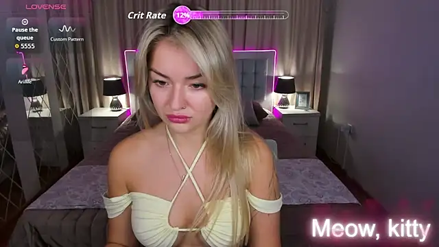 EvaGoddes online show from November 4, 2025, 6:45 am