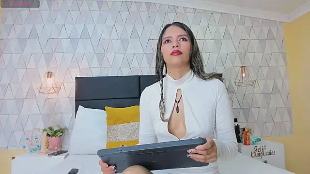 LiliJensen online show from October 14, 2025, 8:09 pm