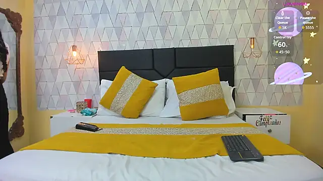 LiliJensen online show from October 16, 2025, 7:59 pm