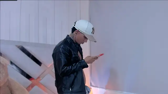 CRAZY-BOY99 online show from March 1, 2025, 12:01 pm