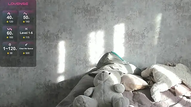 kitty Cathie online show from October 19, 2025, 3:29 am